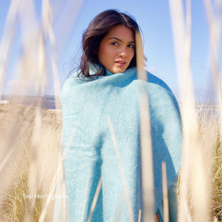 British Lambs Wool Blanket - blue turquoise teal