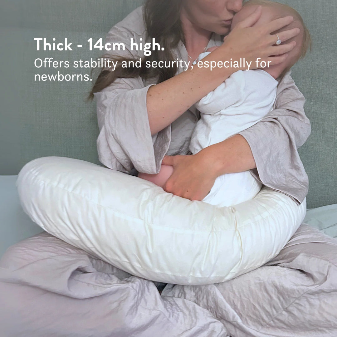 Organic Nursing Pillow - Bottle & Breastfeeding Pillow with unbleached 100% cotton cover and visible zip, placed on a bed OEKOTEX standard 100 natural plastic free British wool